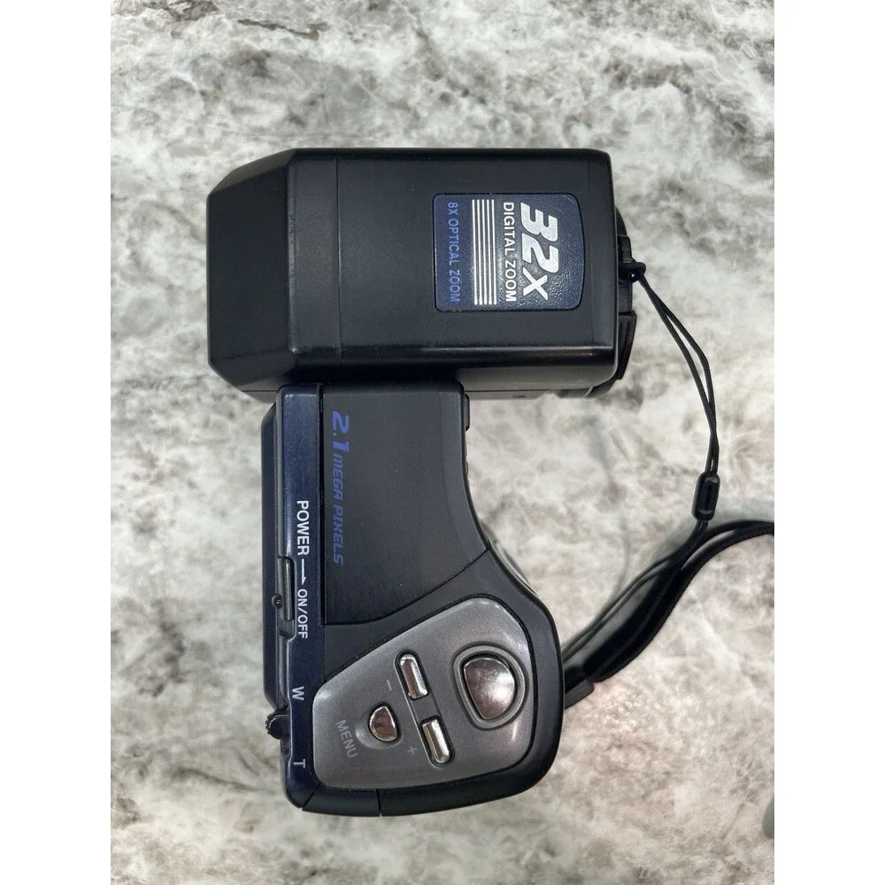 CASIO QV-2900UX Compact Digital Camera 8x Optical 32x Digital Zoom With Bag